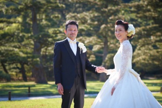 高松城 挙式＆栗林公園 披露宴　BSジャパン「結婚式、挙げてみませんか？」取材の様子　披露宴後の写真撮影