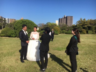 高松城 挙式＆栗林公園 披露宴　BSジャパン「結婚式、挙げてみませんか？」取材の様子　披露宴後の写真撮影