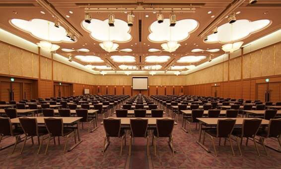 創立50周年記念パーティー会場の香川県県民ホール（レクザムホール）の中にある多目的大会議室「玉藻」