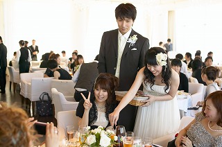 新郎新婦パンサービス.jpg