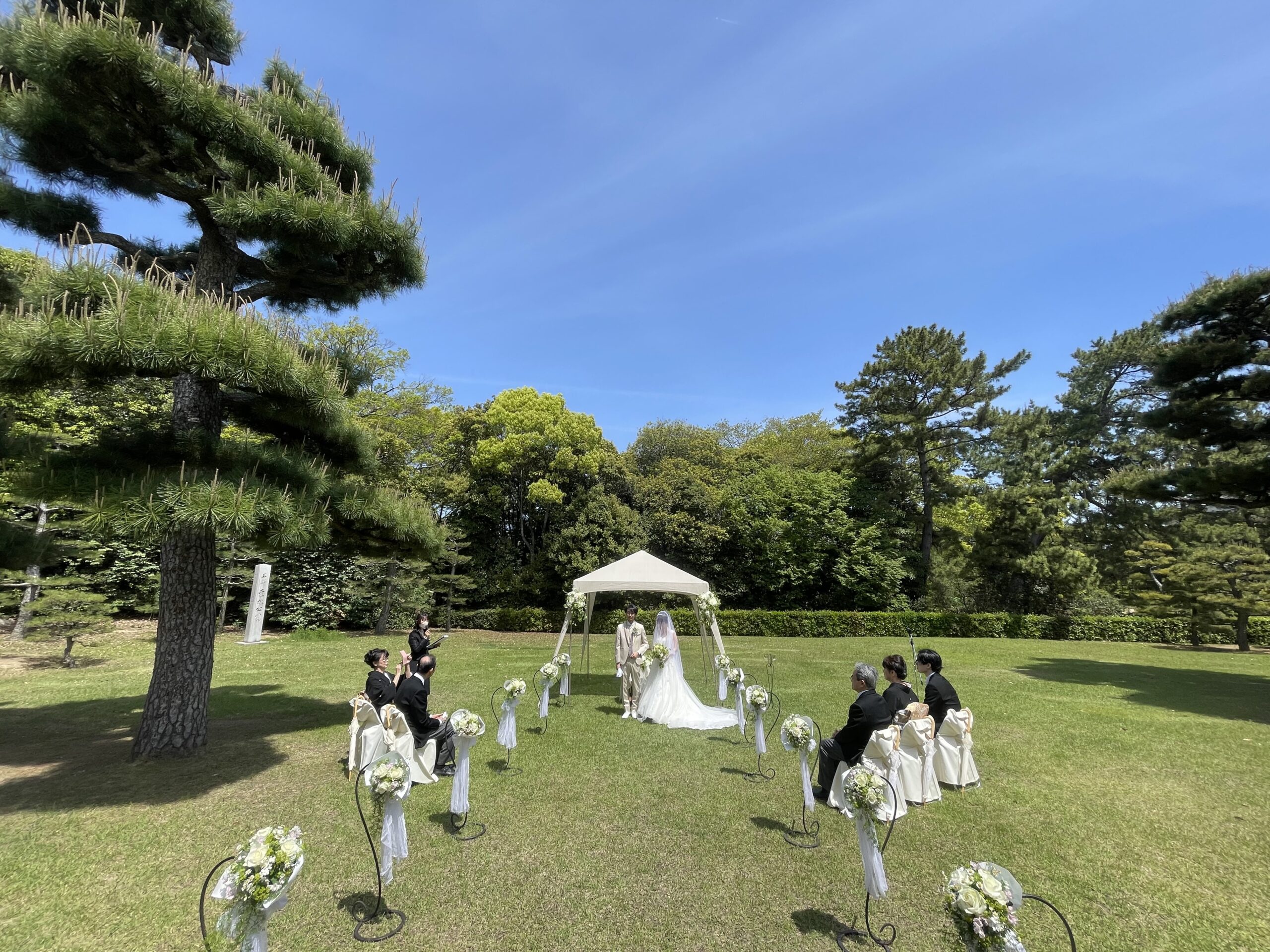 高松市栗林公園でガーデンウェディングができる。家族婚、家族だけの結婚式、少人数の結婚式 ガーデン人前式