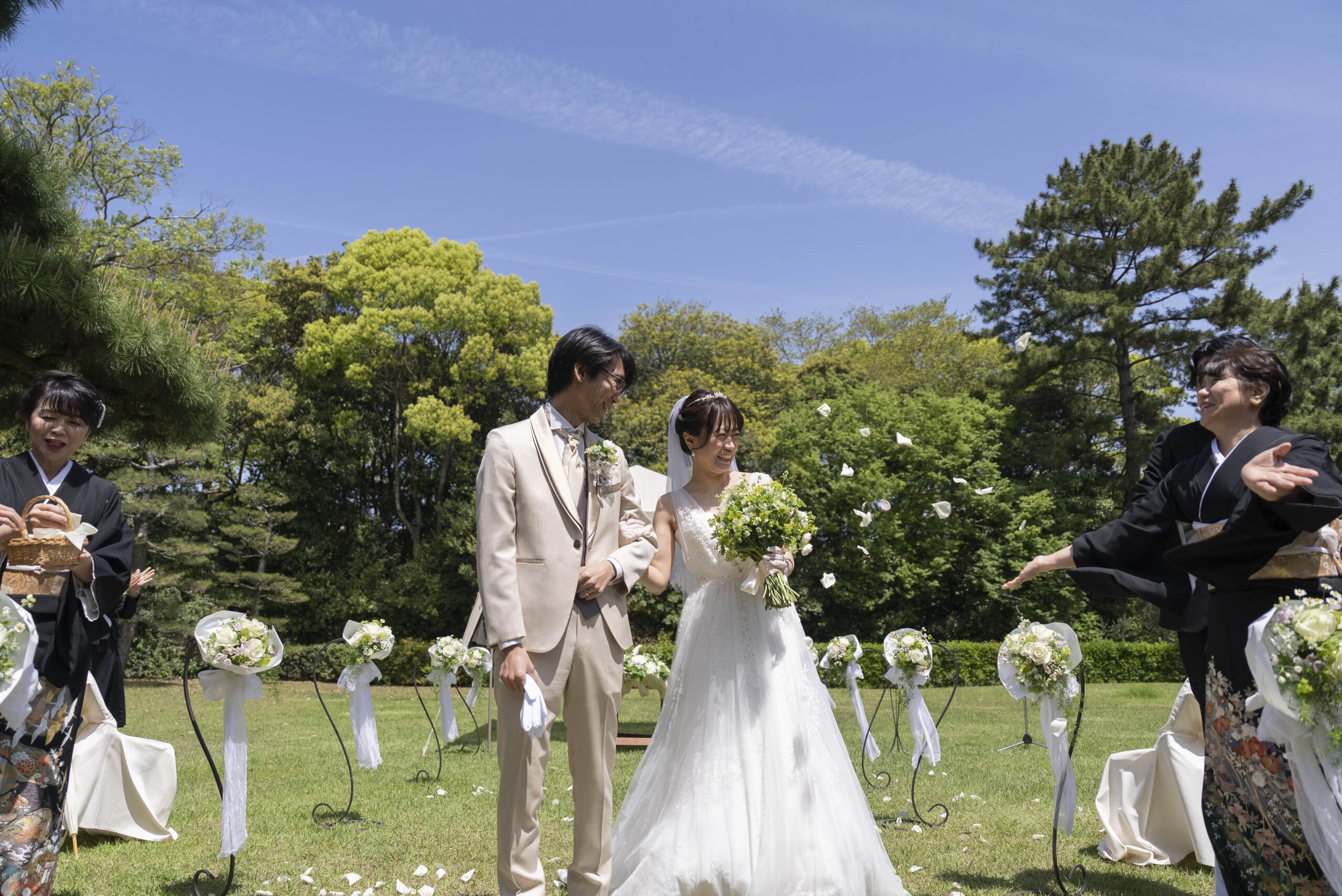 高松市栗林公園の結婚式　高松市民結婚式　結婚証明書　ガーデンウェディングができる。家族婚、家族だけの結婚式、少人数の結婚式　ガーデン人前式　ガーデンウェディング会場
