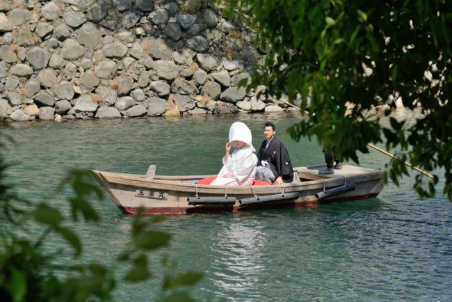 東京から“城好き”“歴史好き”のカップルが【史跡高松城 玉藻公園（城婚）】で挙式