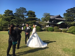 高松城 挙式＆栗林公園 披露宴　BSジャパン「結婚式、挙げてみませんか？」取材の様子　披露宴後の写真撮影