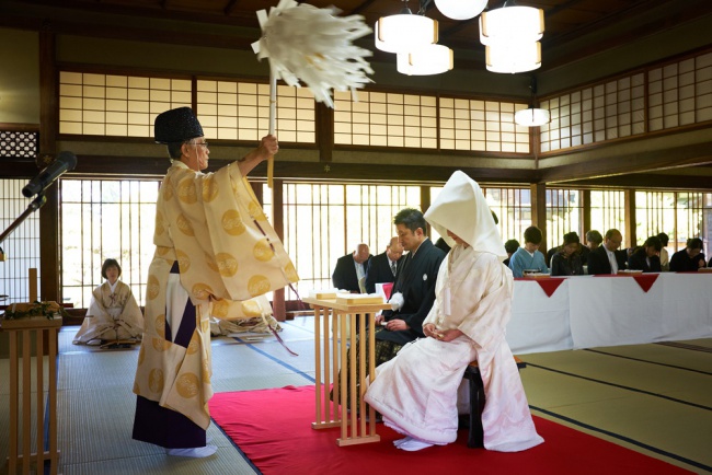 香川県高松市にある高松城「披雲閣」で神前式