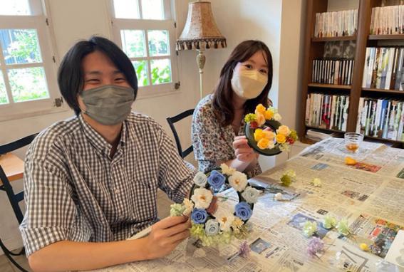 結婚式の両親プレゼントを手作りする。プリザーブドフラワーのギフト。