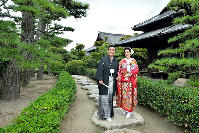 国際結婚式を日本で挙げる。国際結婚の準備、国際結婚の段取り
Japanese Traditional Wedding Ceremony,Kimono Wedding