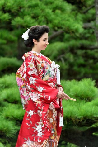 国際結婚式を日本で挙げる。日本らしい国際結婚式。国際結婚の演出。外国人が色打掛を着る。
Japanese Traditional Wedding Ceremony,Kimono Wedding