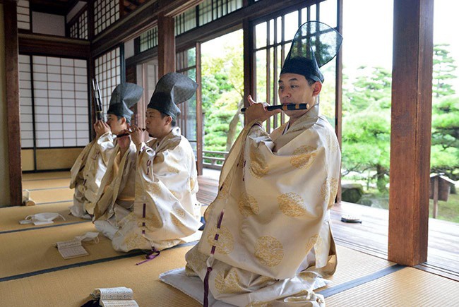 国際結婚式を日本で挙げる。日本らしい国際結婚式。国際結婚の演出。お城で結婚式。雅楽生演奏
Japanese Traditional Wedding Ceremony,Kimono Wedding