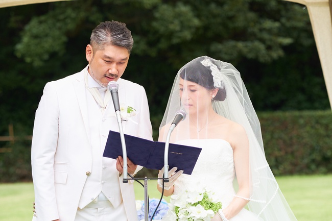 香川県高松市の家族婚の会場、栗林公園。ガーデンで人前式。
人前式の誓いの言葉参考文例家族婚の人前式の演出
