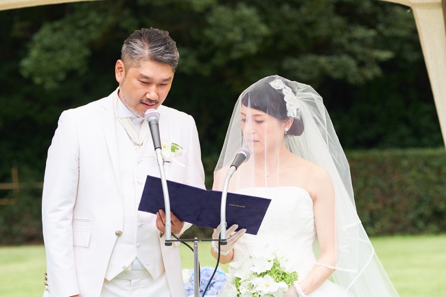 香川県高松市の家族婚の会場、栗林公園。ガーデンで人前式。人前式の誓いの言葉参考文例家族婚の人前式の演出