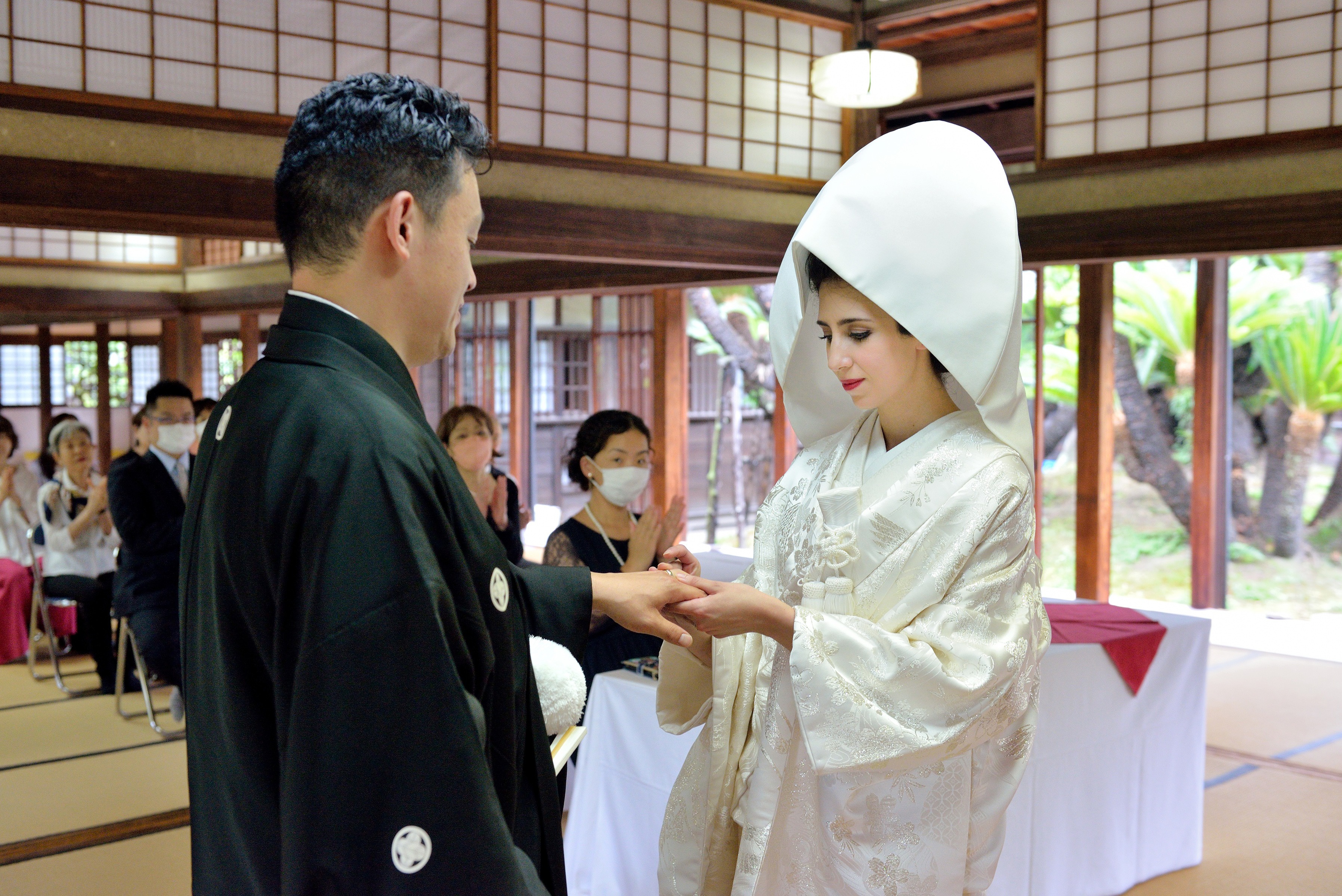 「ふるさとウエディング」玉藻公園での神前式。結婚指輪の交換