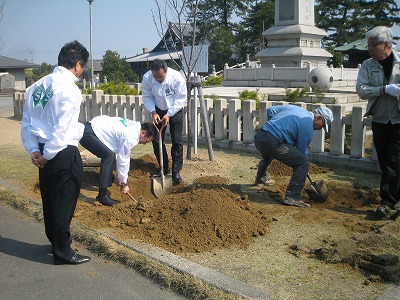 SYS善通寺植樹.jpg